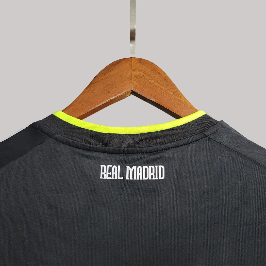 Real Madrid 10-11 Away (RETRO)