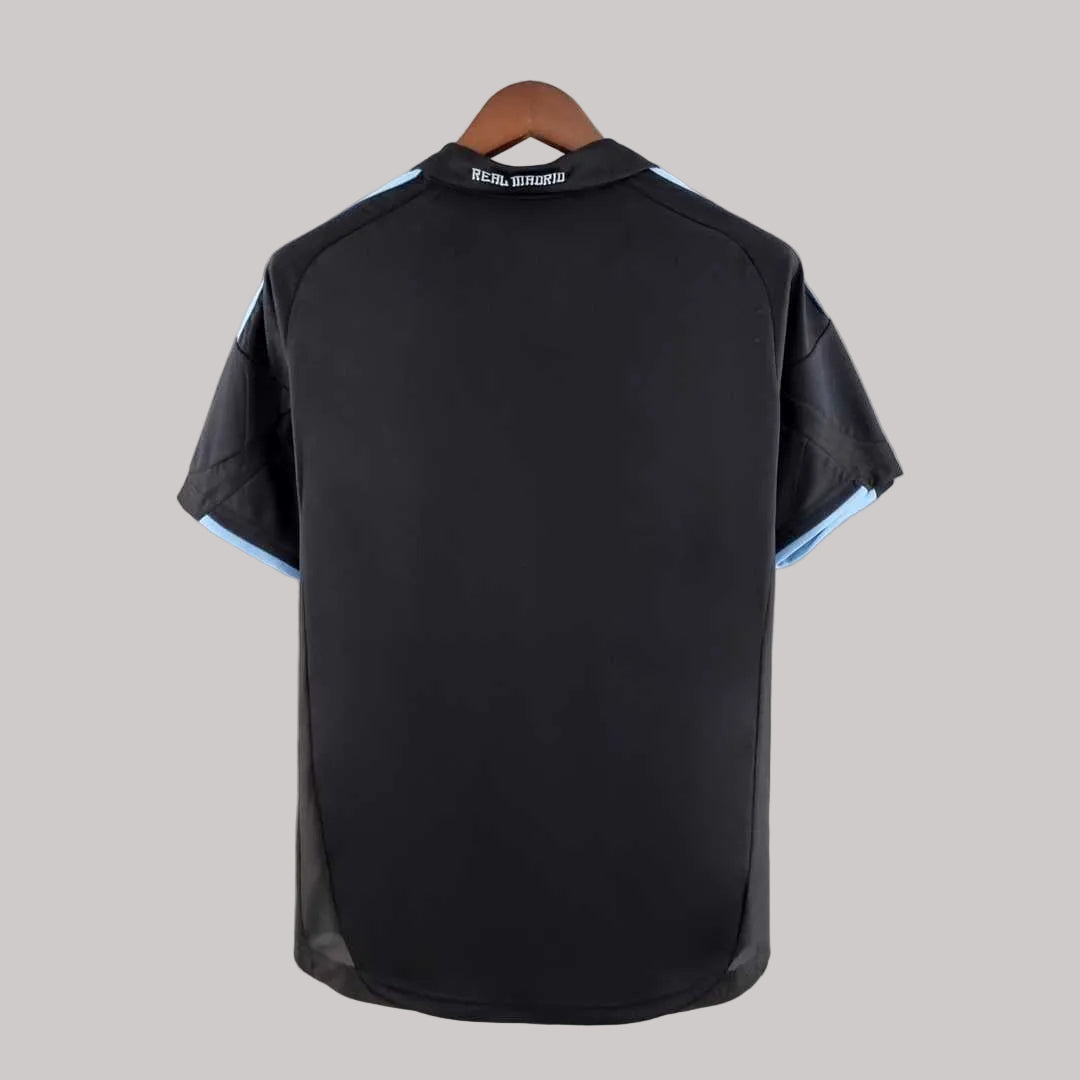Real Madrid 09-10 Away (RETRO)
