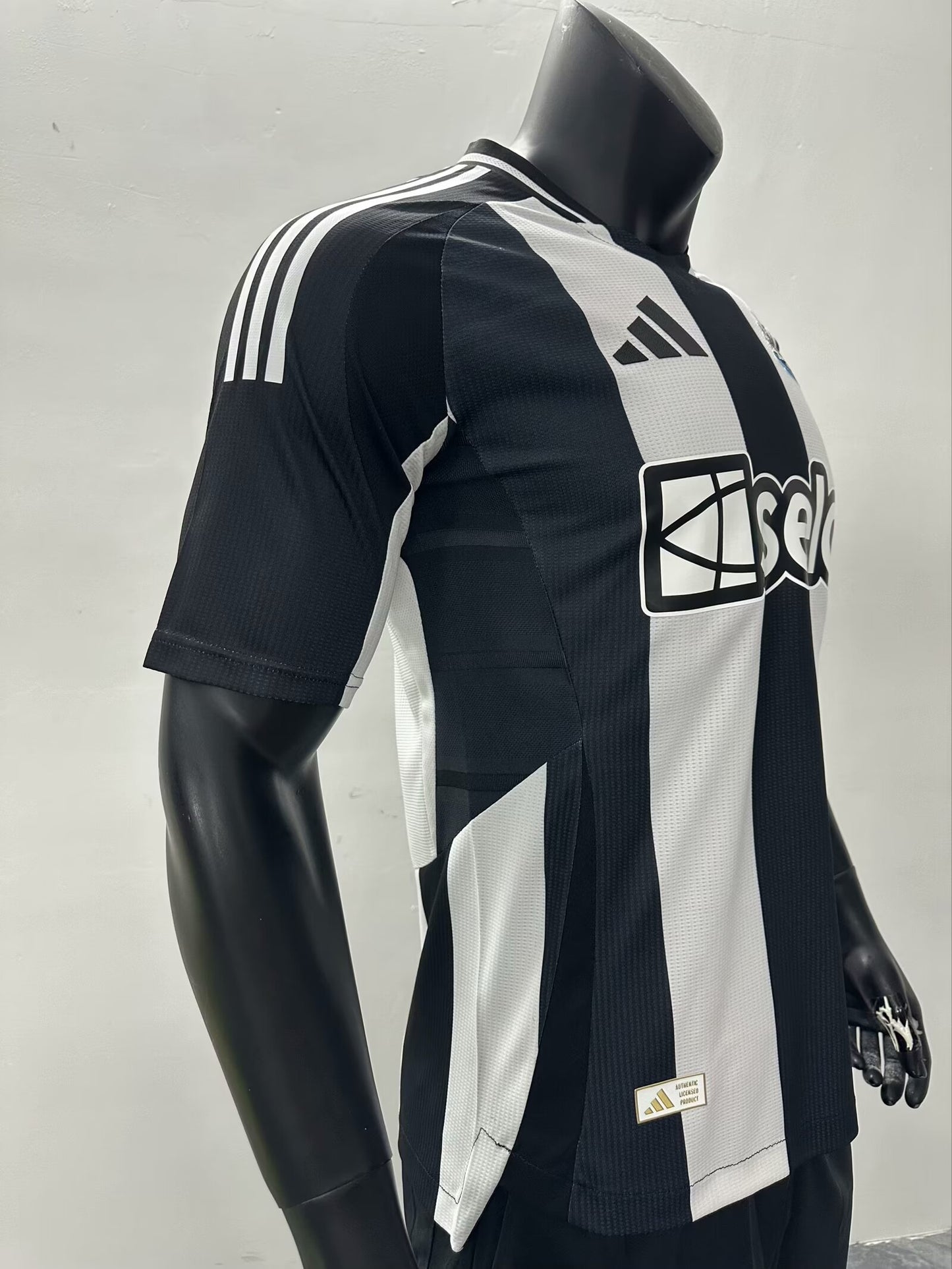 Newcastle 24-25 Home (PLAYER)