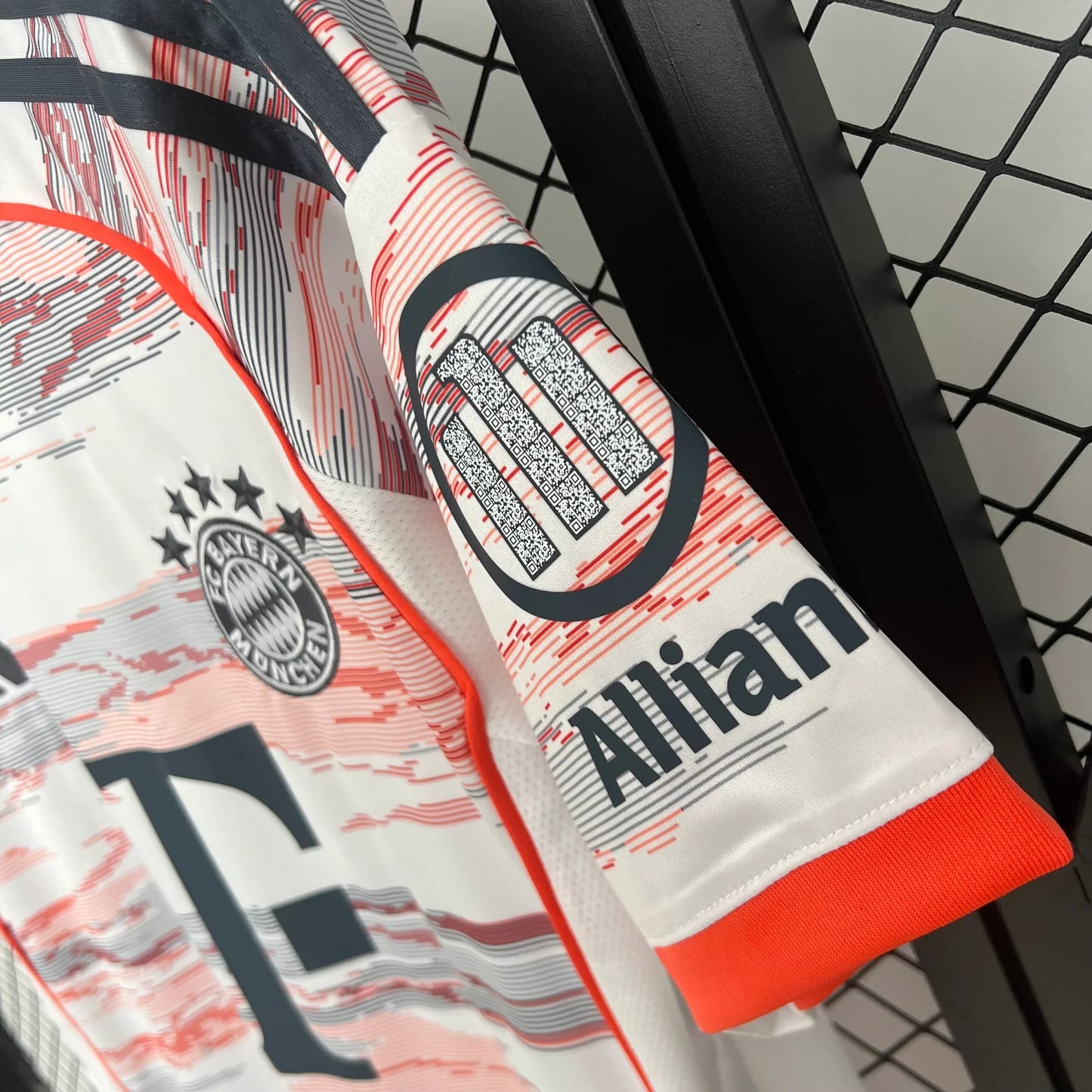 Bayern Munich 25-26 Away (Fan)