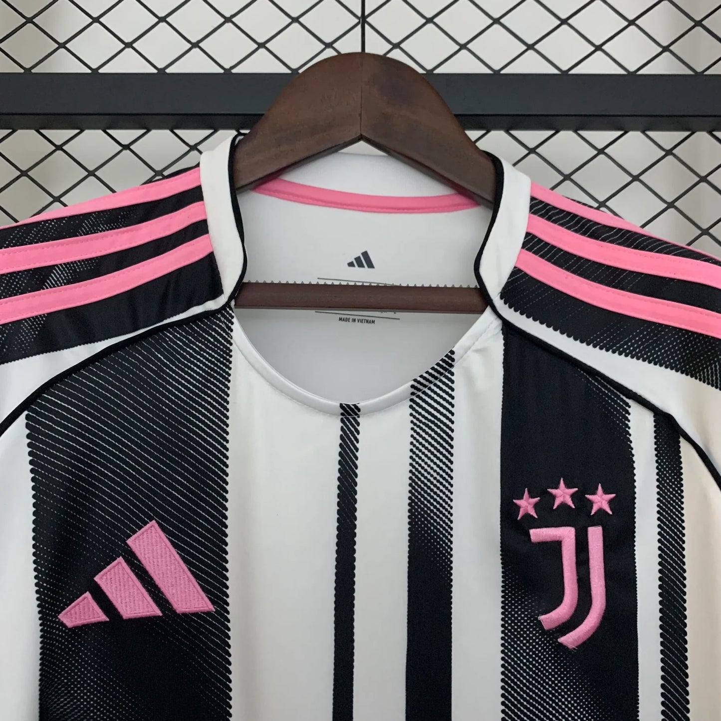 Juventus 25-26 Home Unsponsered (Fan)