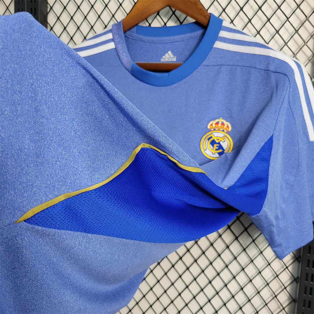 Real Madrid 13-14 Away (RETRO)