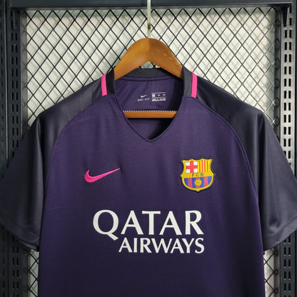 Barcelona 16-17 Away (RETRO)