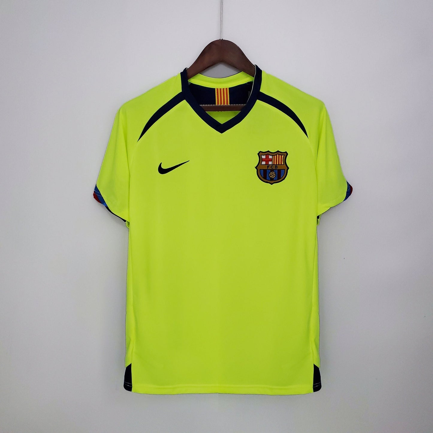 Barcelona 05-06 Away (RETRO)